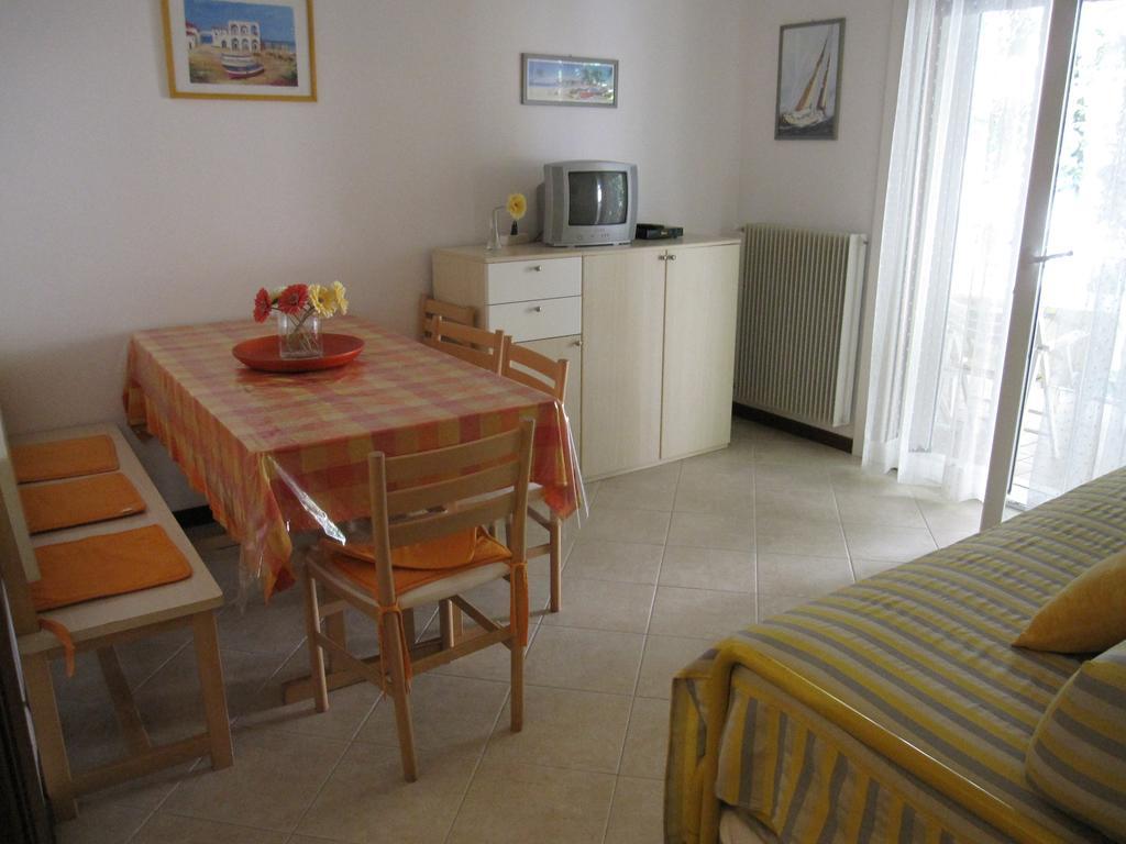 Appartamento Claudia Γκράντο Εξωτερικό φωτογραφία